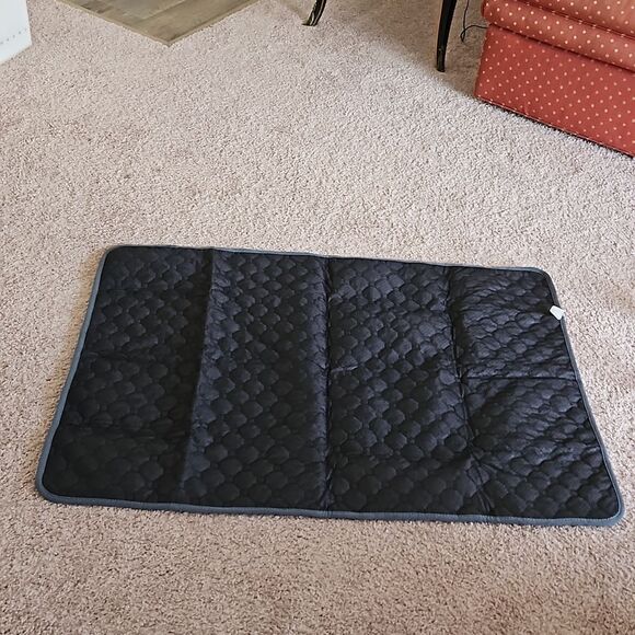 NWOT  Waterproof animal washable and reusable bed mat. - Picture 2 of 5